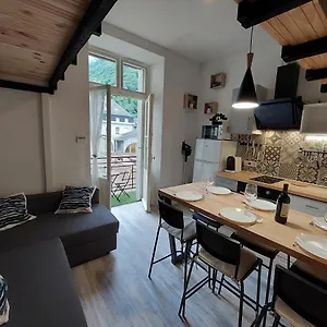 Mezzanine 6 Personnes Avec Balcon Vue Sur La Montagne , Cauterets Francia